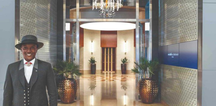 sag-entrancedoorman-8237-1-2