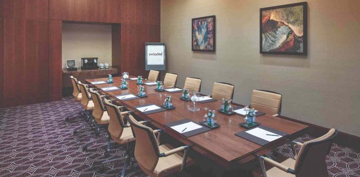 sag-murjan-5-boardroom-setup-81521-3-2