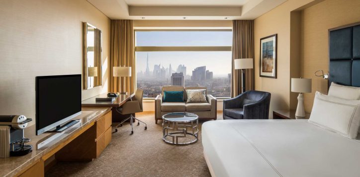 swissotel-al-ghurair-b1p8-classic-king-room-1441-2-2