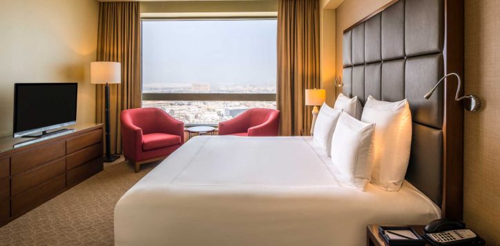 swissotel-al-ghurair-b1p8-classic-suite-bedroom-442-3-2