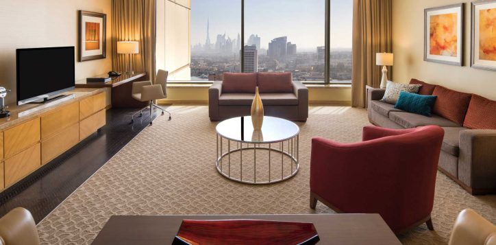 swissotel-al-ghurair-b1p8-deluxe-suite-living-area-389-1-2