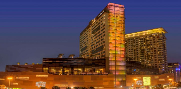 swissotel-exterior-night-2-3-2