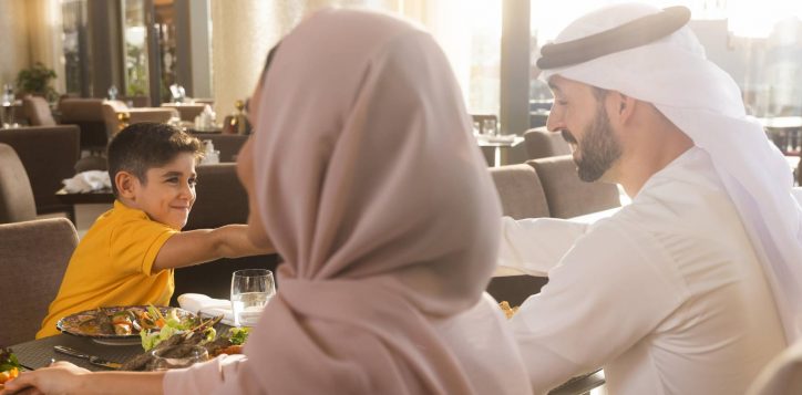 family-_arabic-dining_local-family-1-min-2