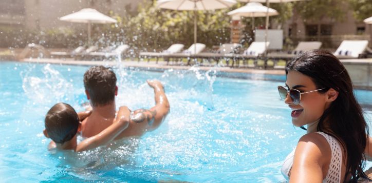 family-at-the-pool-min-2