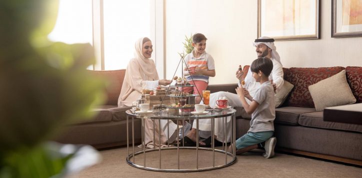family_afternoon-tea_local-family-min-2