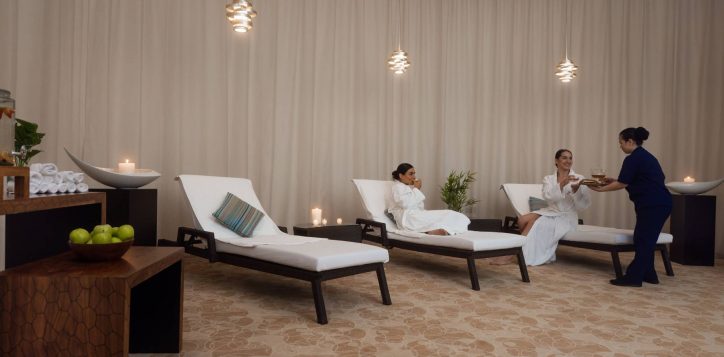 women-in-relaxation-area_swissotel-spa-2-2