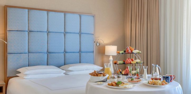 h1p8_bed_and_breakfast_2-2