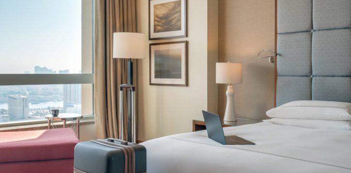 h1p8_creative_shots_hotel_2-2