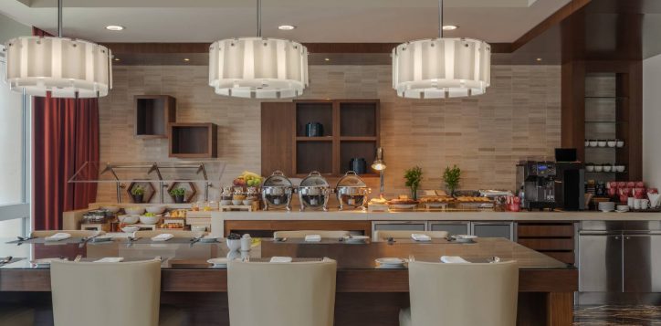 h1p8_executive_lounge_buffet_setup_2-2