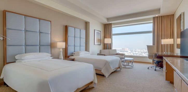 h1p8_family_suite_twin_bed-2