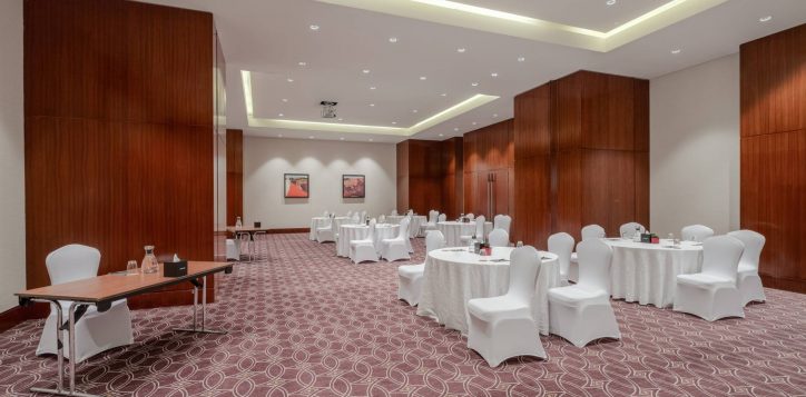 h1p8_meeting_room_classroom_setting_2-2