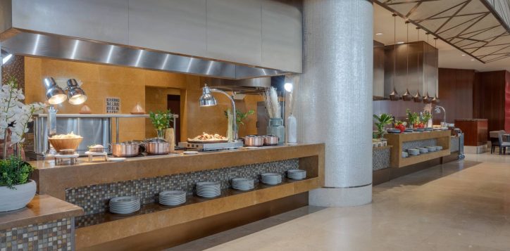 h1p8_restaurant_with_lunch_buffet_setup_hot_station_1-2